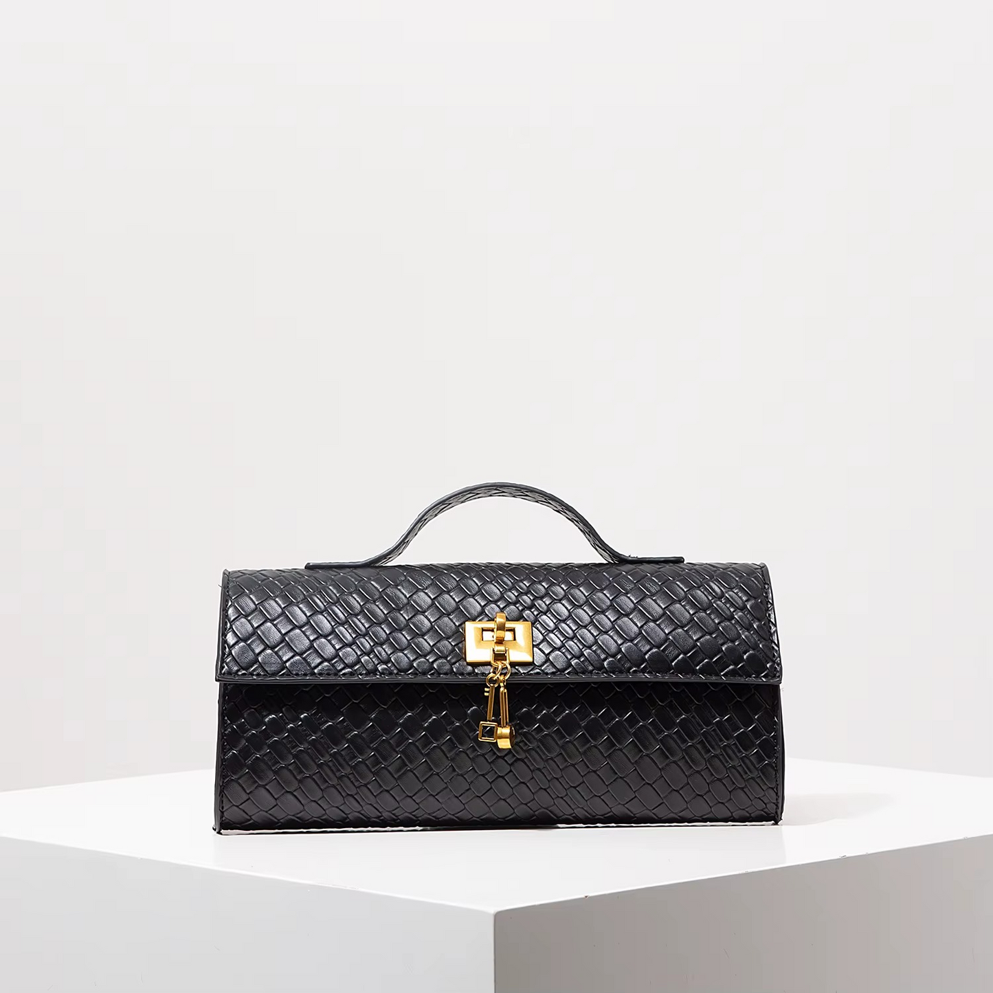 EVELE CLUTCH BAG - BLACK