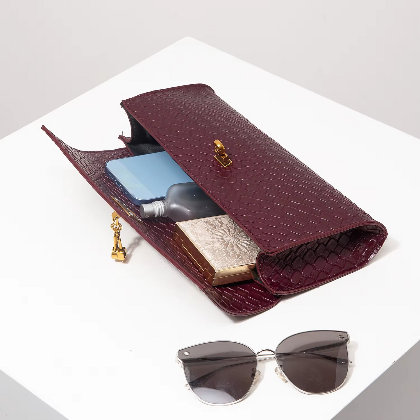 EVELE CLUTCH BAG - BURGUNDY